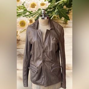 Muubaa stunning 100% lambs leather vintage jacket w/great pockets. Gorgeous/soft